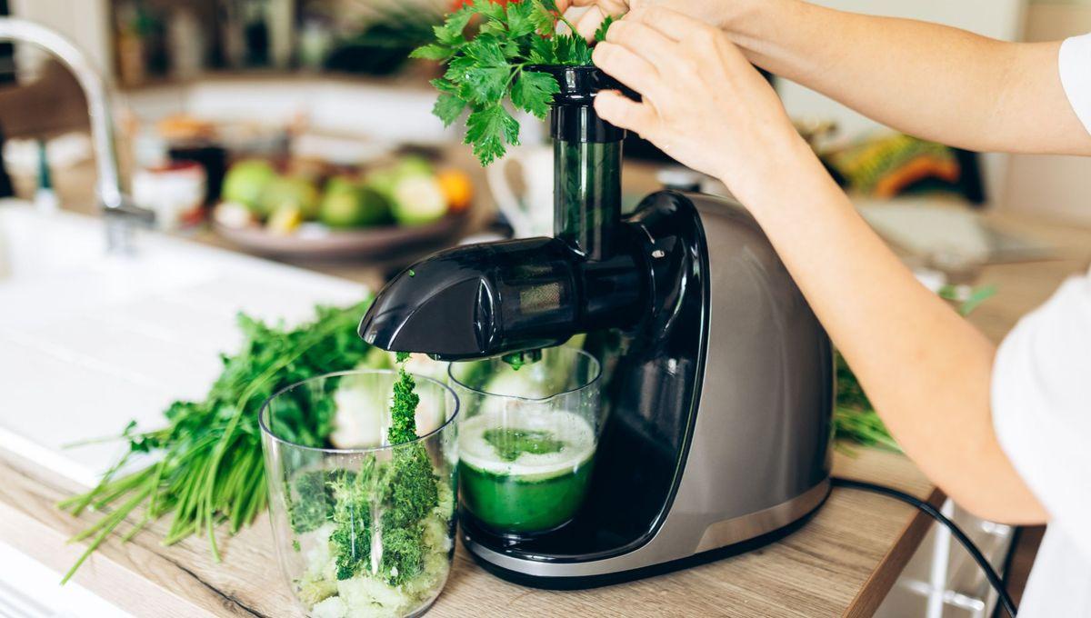 Zoom sur les extracteurs de jus qui conservent les nutriments des fruits