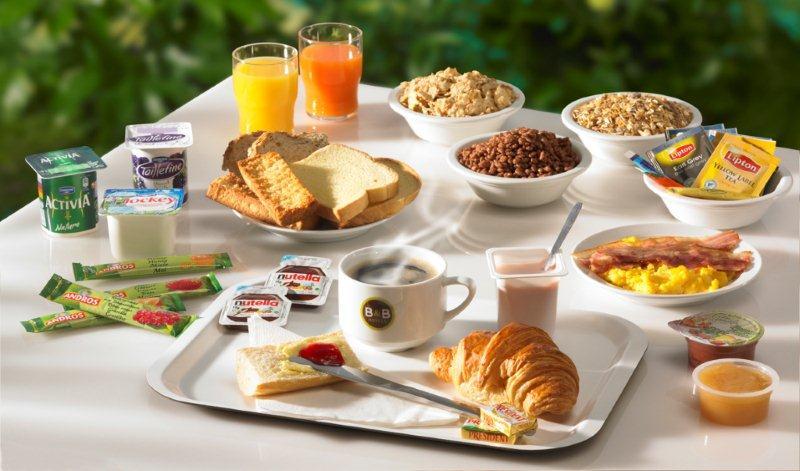 Jus doux pour accompagner un petit-déjeuner équilibré