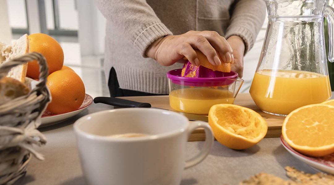 Réaliser des jus pour le petit-déjeuner en un rien de temps